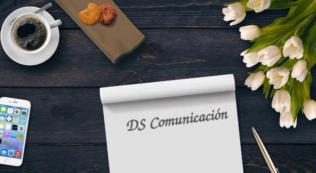 imagen de bloc y galletas